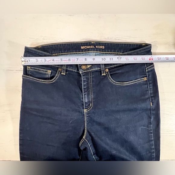 MICHAEL KORS Izzy Cropped Skinny Jean
Denim Dark Blue, Size 10 - Picture 5 of 9